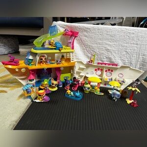 LPS Cruise Ship! Includes 22 Pets + Accessories